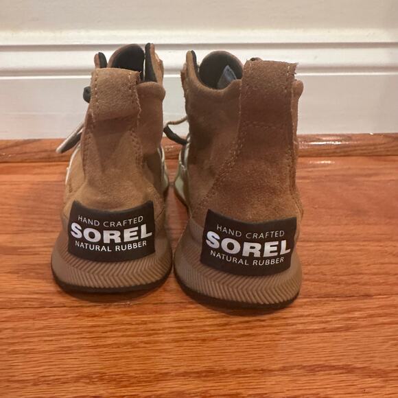 Sorel Youth Out N About Classic waterproof boot camel brown black colorway sz 2 - Picture 5 of 7